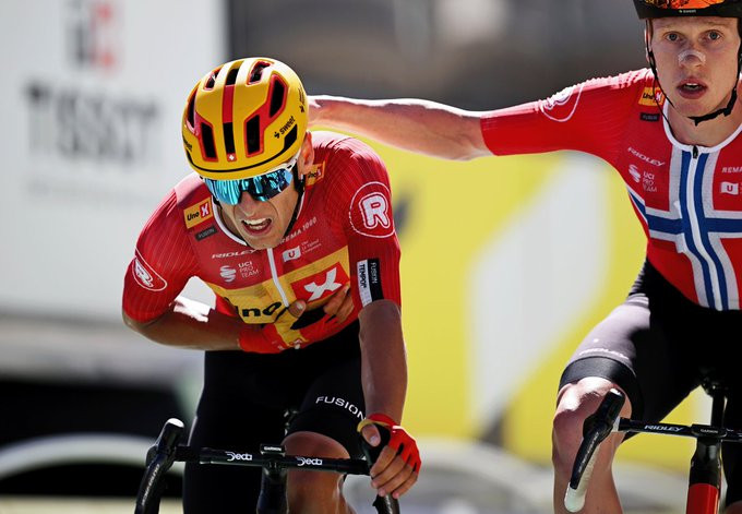 girodociclismo.com.br desmaio no mont ventoux tobias johannessen preocupa apos colapso no final da 16a etapa do tour de france image 7