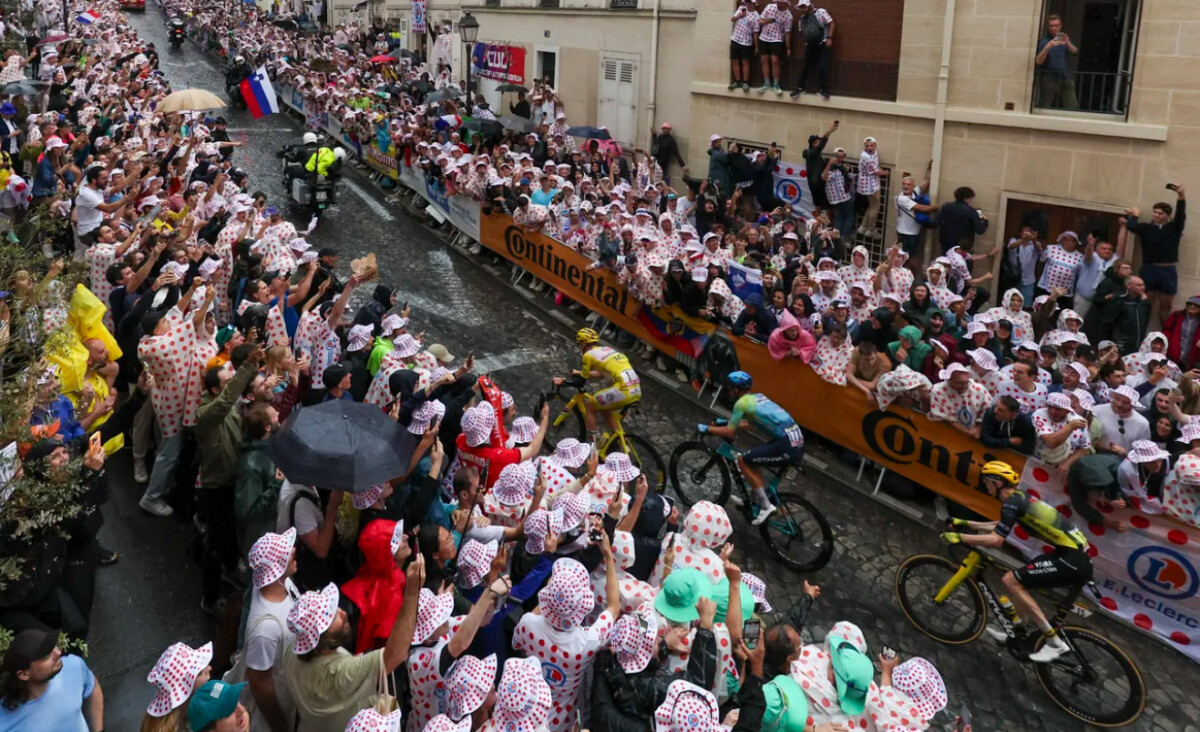 Final inédito do Tour de France, com a subida à Montmartre pode virar tradição; Wout van Aert concorda, mas faz alerta 1 girodociclismo.com.br final inedito do tour de france pode virar tradicao wout van aert concorda mas faz alerta os tempos precisam ser registrados antes image