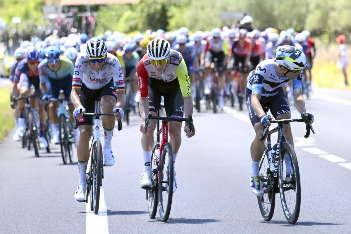 Gregário de Tadej Pogacar responde ironicamente às críticas no Tour de France "ainda temos que aprender a nova regra" 2 girodociclismo.com.br gregario de tadej pogacar responde ironicamente as criticas no tour de france ainda temos que qprender a nova regra image