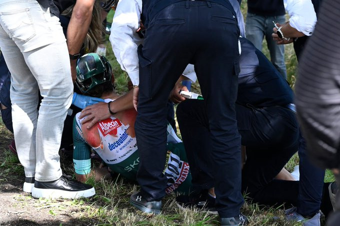 Jasper Philipsen é operado após queda no Tour de France: "Agora começa o caminho para a recuperação" 1 girodociclismo.com.br jasper philipsen e operado apos queda no tour de france agora comeca o caminho para a recuperacao image 6