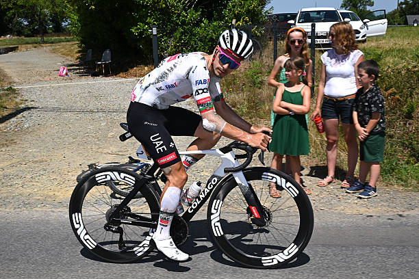 girodociclismo.com.br joao almeida deve renovar com a uae emirates xrg ate 2028 image