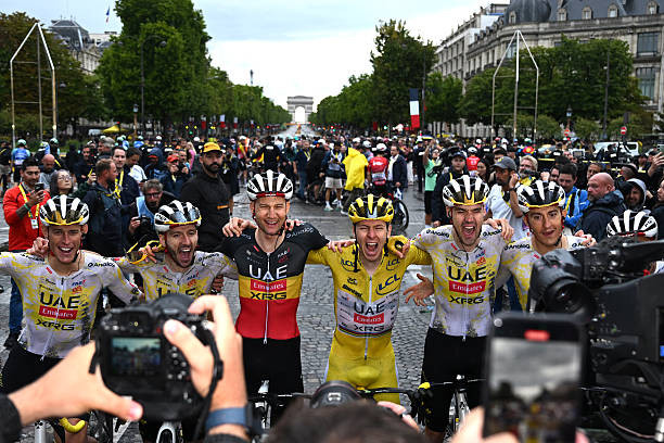 girodociclismo.com.br joao almeida teria subido ao podio do tour de france diretor da uae emirates analisa desempenho da equipe e 4a vitoria de tadej pogacar image 12