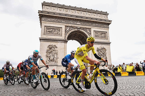 girodociclismo.com.br joao almeida teria subido ao podio do tour de france diretor da uae emirates analisa desempenho da equipe e 4a vitoria de tadej pogacar image 9