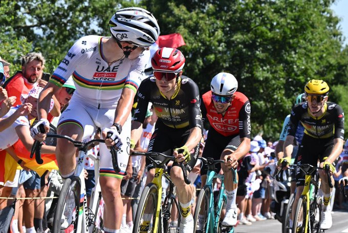 girodociclismo.com.br jonas vingegaard admite erro na derrota para tadej pogacar cometi um erro no final o plano era surpreende lo assista o video image