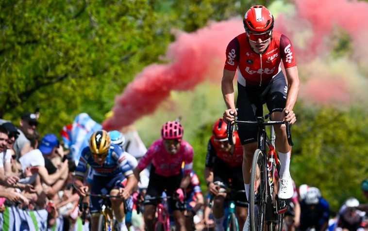 girodociclismo.com.br jovem prodigio da lotto lamenta a estreia no tour de france apos queda voce vai para a altitude para ganhar 5 cai e perde 10 image 9