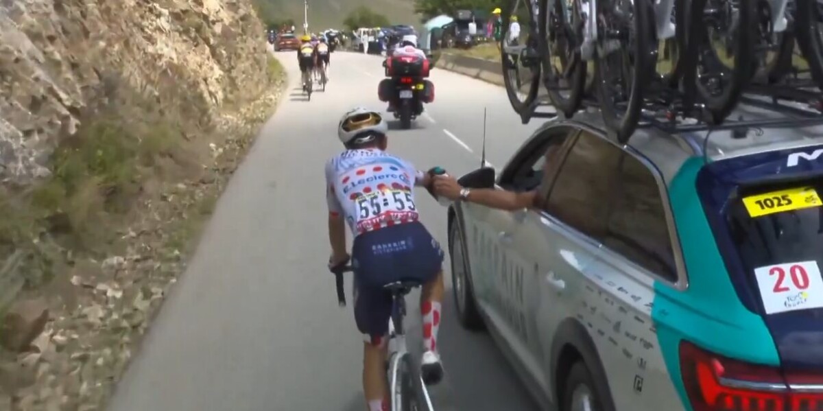 Líder da Classificação de Montanha do Tour de France é multado e penalizado durante a Etapa Rainha, assista o vídeo 1 girodociclismo.com.br lider da classificacao de montanha do tour de france e multado e penalizado durante a etapa rainha assista o video lenny martinez garrafa