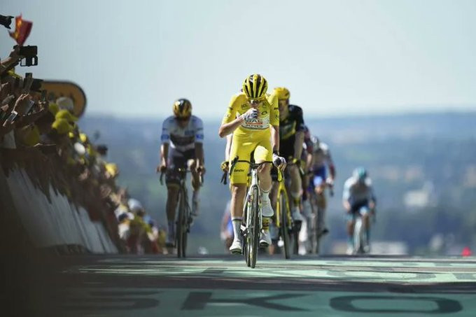 Tadej Pogacar critica tática da Visma-Lease a Bike: "Correr assim nas duas últimas subidas não fez sentido" 2 girodociclismo.com.br pogacar critica tatica da visma apos etapa 6 nao fez sentido image