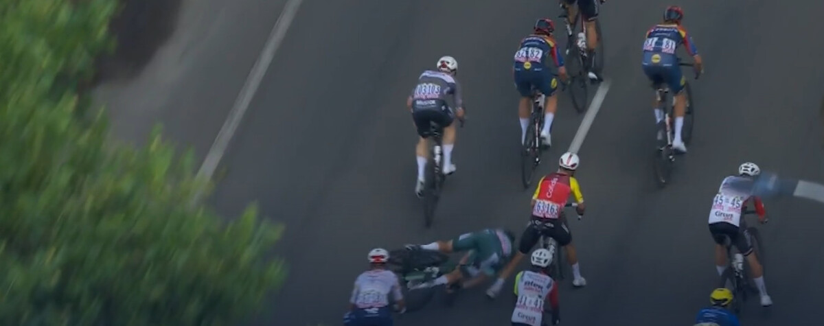 Camisa verde do Tour de France sofre grave queda e abandona a competição, fratura não está descartada; assista a queda 1 girodociclismo.com.br rascunho automatico image 15