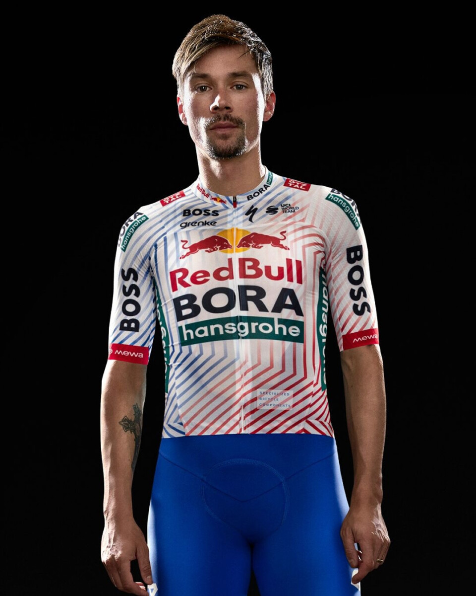 Red Bull BORA-hansgrohe com novo uniforme no Tour de France, equipe apresentou também a exclusiva S-Works Tarmac SL8 2 girodociclismo.com.br red bull bora hansgrohe estreia novo uniforme no tour de france equipe apresentou tambem a a edicao exclusiva da s works tarmac sl8 image