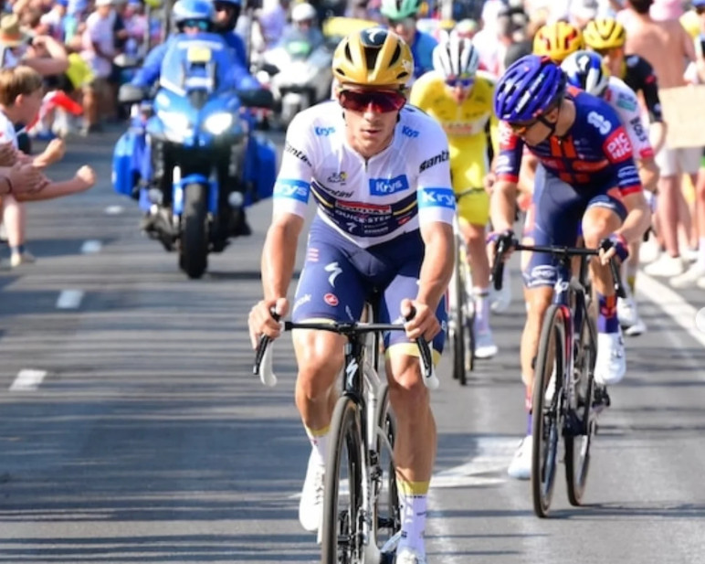 girodociclismo.com.br remco evenepoel concede coletivamantem foco na classificacao geral e evita falar sobre rumores de transferencia image 4