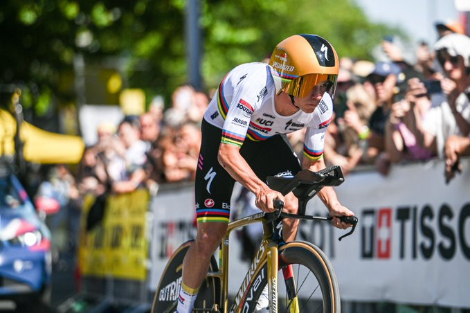 girodociclismo.com.br remco evenepoel da detalhes da vitoria no contrarrelogio mantive o mesmo ritmo na chegada dos primeiros 10 km assista a entrevista image 1