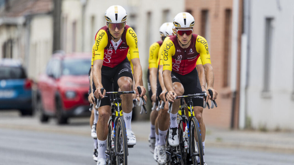girodociclismo.com.br roubo de bicicletas abala cofidis antes da segunda etapa do tour de france 2025 image