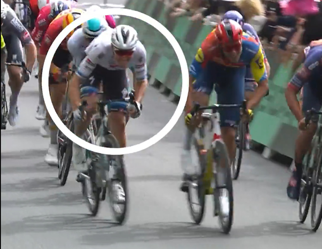 "Se você não quebrou a clavícula de bicicleta, você não correu o suficiente" Lance Armstrong analisa a caótica 3ª etapa do Tour de France; assista o vídeo 3 girodociclismo.com.br se voce nao quebrou a clavicula de bicicleta voce nao correu o suficiente lance armstrong analisa a caotica 3a etapa do tour de france assista o video image 2