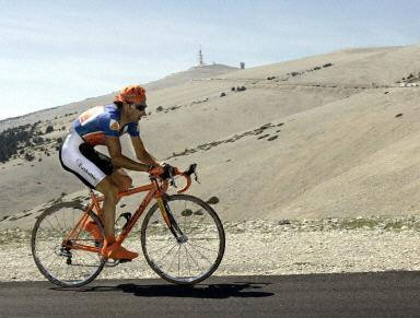 Tadej Pogacar quebra recorde de duas décadas no Mont Ventoux e entra mais uma vez para a história do Tour de France 2 girodociclismo.com.br tadej pogacar quebra recorde de duas decadas no mont ventoux e entra mais uma vez para a historia do tour de france image
