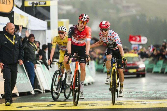 Tadej Pogacar explica atitude na 19ª etapa do Tour de France "decidi não seguir Arensman, por razões defensivas", assista o vídeo 4 girodociclismo.com.br tadej pogacar revela detalhes da 19a etapa do tour de france eu decidi nao seguir arensman por razoes defensivas assista o video image 4