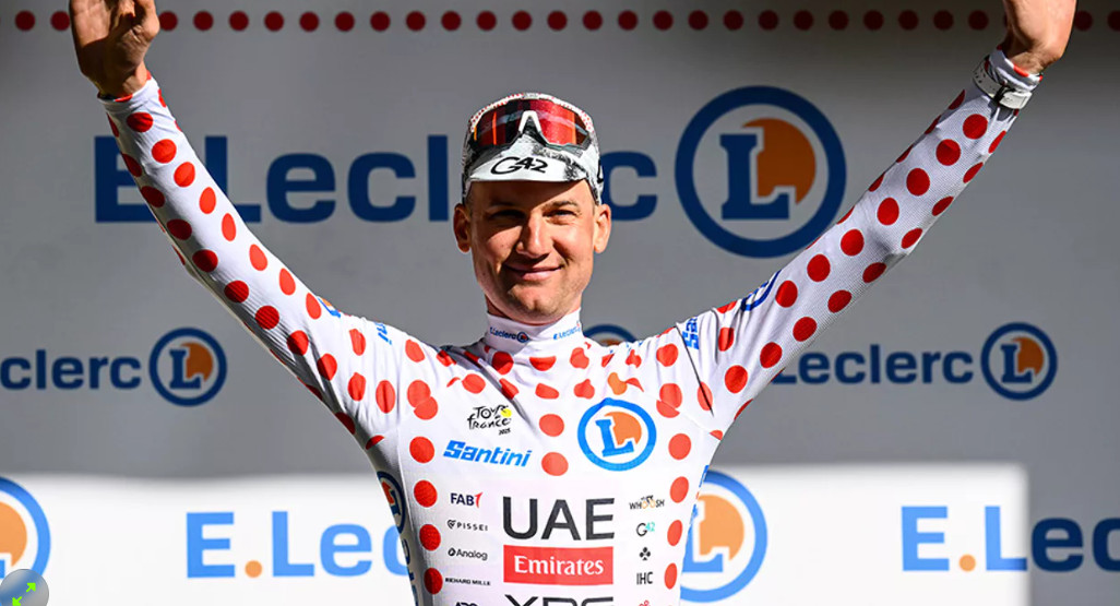 "Tadej Pogacar e eu conversamos sobre eu pegar a camisa de bolinhas" Tim Wellens revela detalhes da ação com Pogacar, assista o vídeo 1 girodociclismo.com.br tim wellens revela assume a camisa de bolinhas apos acao premeditada com pogacar image