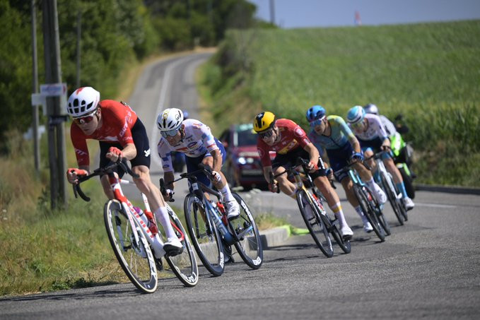 girodociclismo.com.br tour de france 2025 jonas abrahamsen vence 11a etapa tadej pogacar sofre queda confira os resultados e a chegada image 6