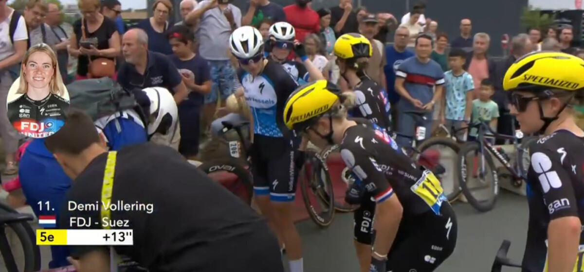 girodociclismo.com.br tour de france femmes 2025 demi vollering tem multiplas lesoes apos forte queda e continuacao e incerta assista a queda image
