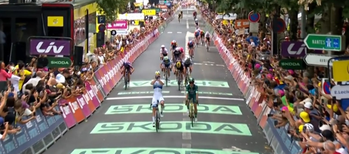 girodociclismo.com.br tour de france femmes lorena wiebes vence 3a etapa demi vollering sofre forte queda confira os resultados e a chegada image 23
