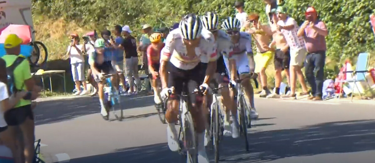 Diretor da UAE revela detalhes da vitória de Tadej Pogacar "ouvimos Jorgenson no rádio dizendo que era preciso diminuir o ritmo"; assista o vídeo 3 girodociclismo.com.br tour de france resultados da 12a etapa image 23
