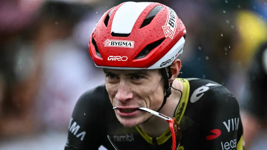 girodociclismo.com.br vingegaard evita riscos na chuva e ja projeta desafio no col de la loze image