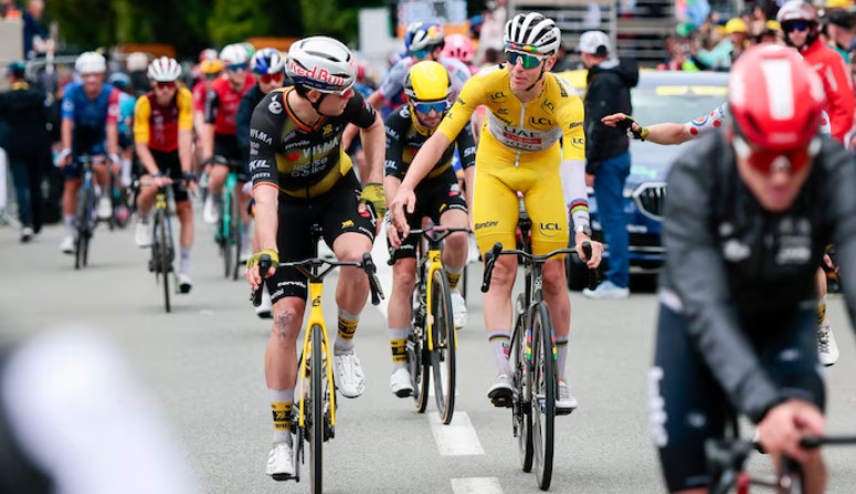 girodociclismo.com.br wout van aert me disse a guerra acabou estou aliviado tadej pogacar revela conversa com jonas vingegaard e wout van aerts assista a entrevista image