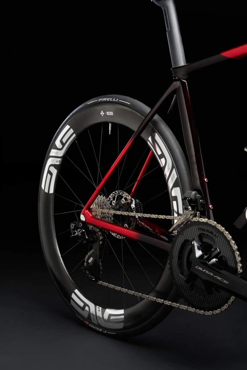 girodociclismo.com.br colnago lanca a exclusiva c68 rossa em homenagem a largada da vuelta em turim confira o preco da exclusividade image