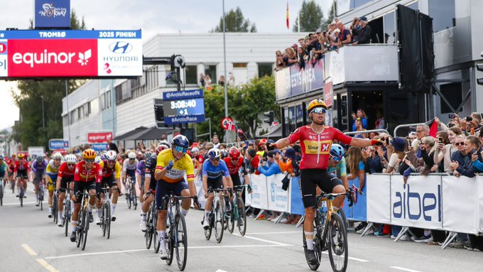 girodociclismo.com.br corbin strong conquista a arctic race da noruega dversnes vence etapa final image 5
