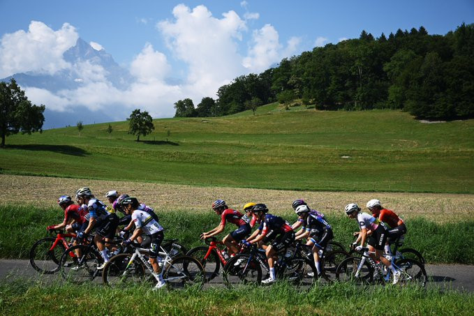 Elise Chabbey vence o Tour de Romandie, Urska Zigart erra curva e Blanka Vas vence 3ª etapa, confira os resultados e a chegada 3 girodociclismo.com.br elise chabbey derrota urska zigart e vence o tour de romandie blanka vas vence 3a etapa confira os resultados e a chegada image 5