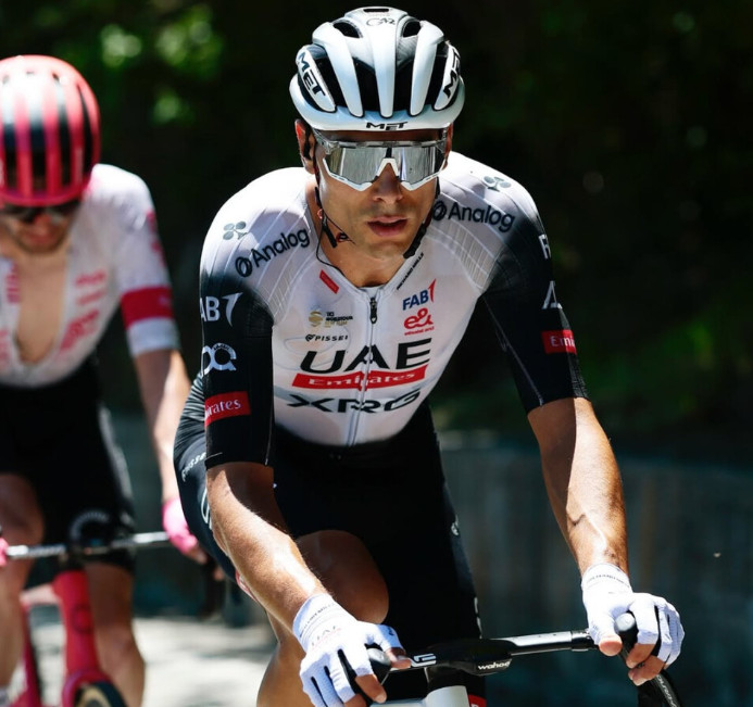 Ciclista da UAE Emirates sofre fraturas graves após queda no Tour da Polônia, equipe atualiza condições do jovem atleta 1 girodociclismo.com.br image image 6