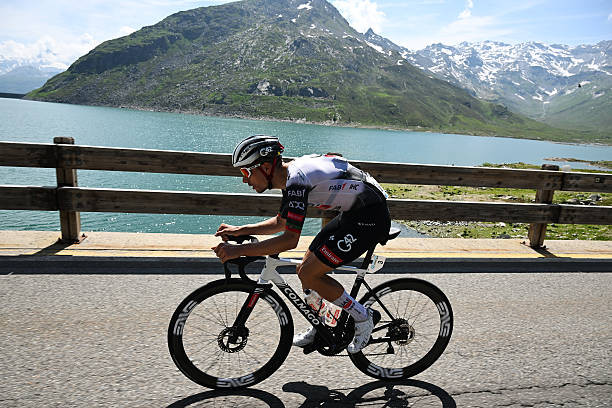 girodociclismo.com.br joao almeida concede entrevista antes da vuelta da espana e afirma que atritos com juan ayuso estao superados tem que haver respeito mutuo obviamente image 3