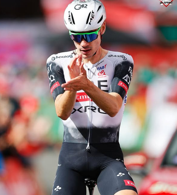 girodociclismo.com.br joao almeida frustrado com a falta de ajuda de jonas vingegaard acho que ele nao puxa muito certo image 11