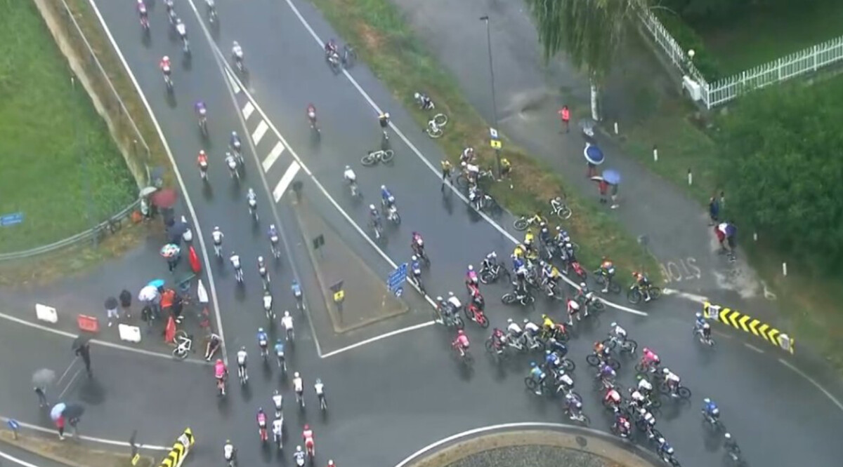 girodociclismo.com.br jonas vingegaard envolvido em grande queda na vuelta a espana assista o video image 5