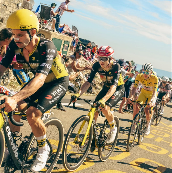 girodociclismo.com.br jonas vingegaard me envia mensagens ele esta se sentindo bem gregario de vingegaard revela a forma do dinamarques para a vuelta a espana image 1
