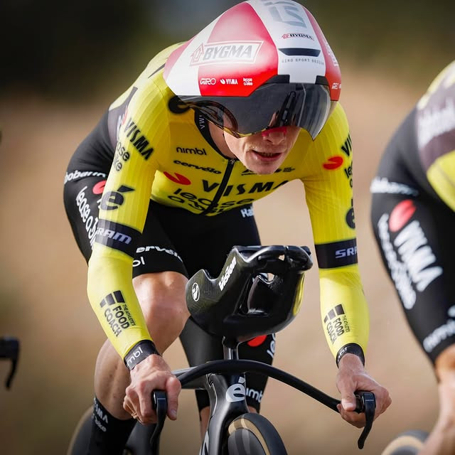 Jonas Vingegaard admite falha na Vuelta a España "para ser honesto, fomos mais lentos no meio", assista a entrevista 2 girodociclismo.com.br jonas vingegaard reassume a lideranca da vuelta a espana mas admite falha na etapa para ser honesto fomos mais lentos no meio assista a entrevista image 2