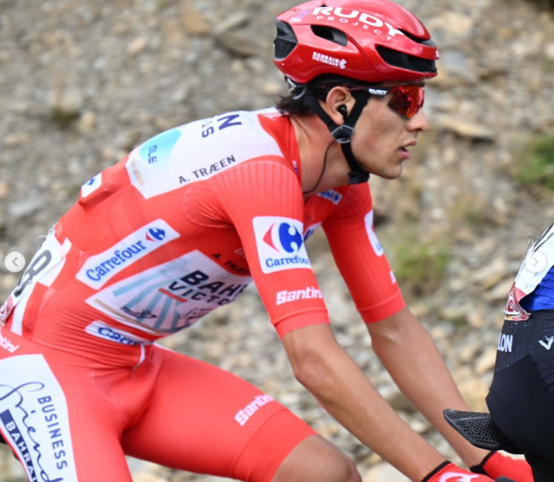 girodociclismo.com.br lider da vuelta a espana resiste aos ataques e mantem a lideranca nao sei se foi a camisa de lider ou a pressao que eu mesmo fiz assista o video image 5