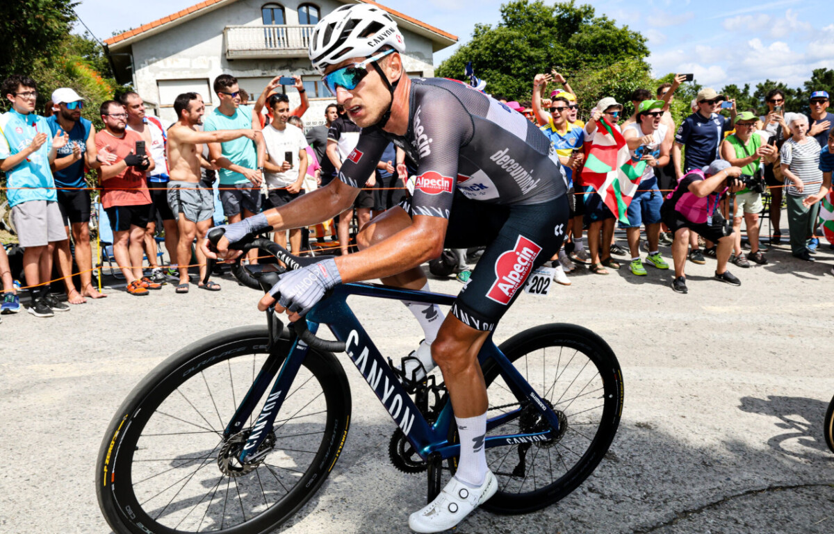 girodociclismo.com.br q36 5 contrata um dos principais gregarios de mathieu van der poel estou ansioso para trabalhar com tom pidcock sempre tivemos uma boa conexao image