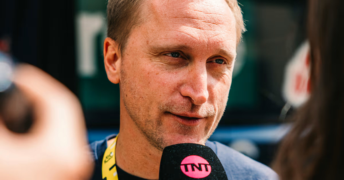 girodociclismo.com.br red bull bora prepara chegada de remco evenepoel equipe anuncia a chegada de ex treinador do campeao mundial de contrarrelogio image 2
