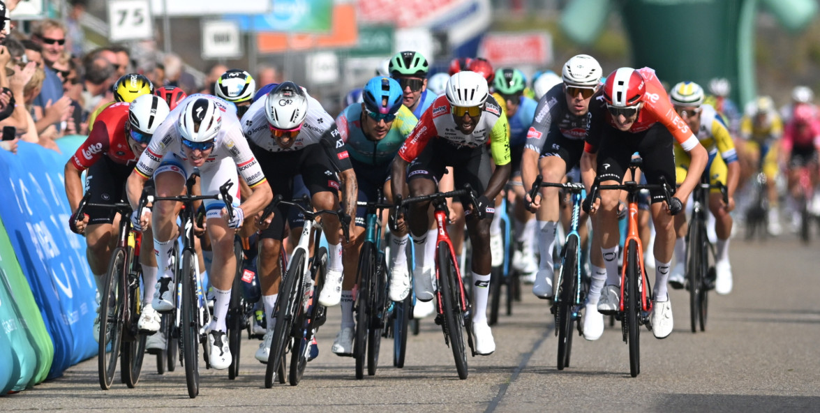 girodociclismo.com.br renewi tour tim merlier vence a 1a etapa e e lider rui oliveira e vice lider da classificacao geral confira os resultados e a chegada image 2