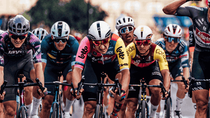 girodociclismo.com.br segundo colocado da vuelta a espana e multado e rebaixado apos sprint irregular image