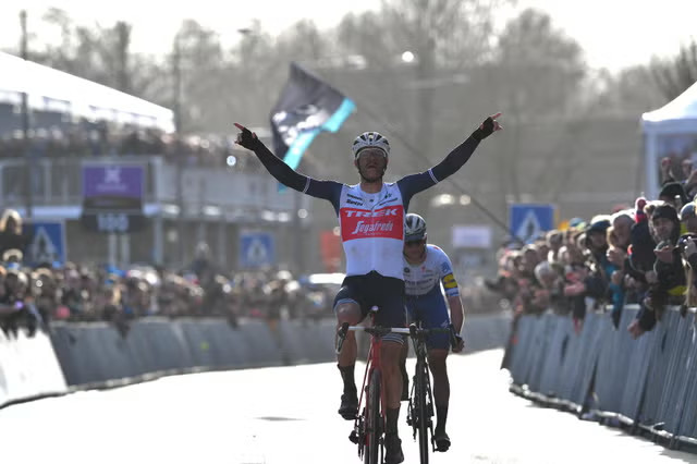 girodociclismo.com.br soudal quick step anuncia a contratacao do vencedor da milan sanremo o objetivo e a paris roubaix confira o curioso anuncio oficial image 5