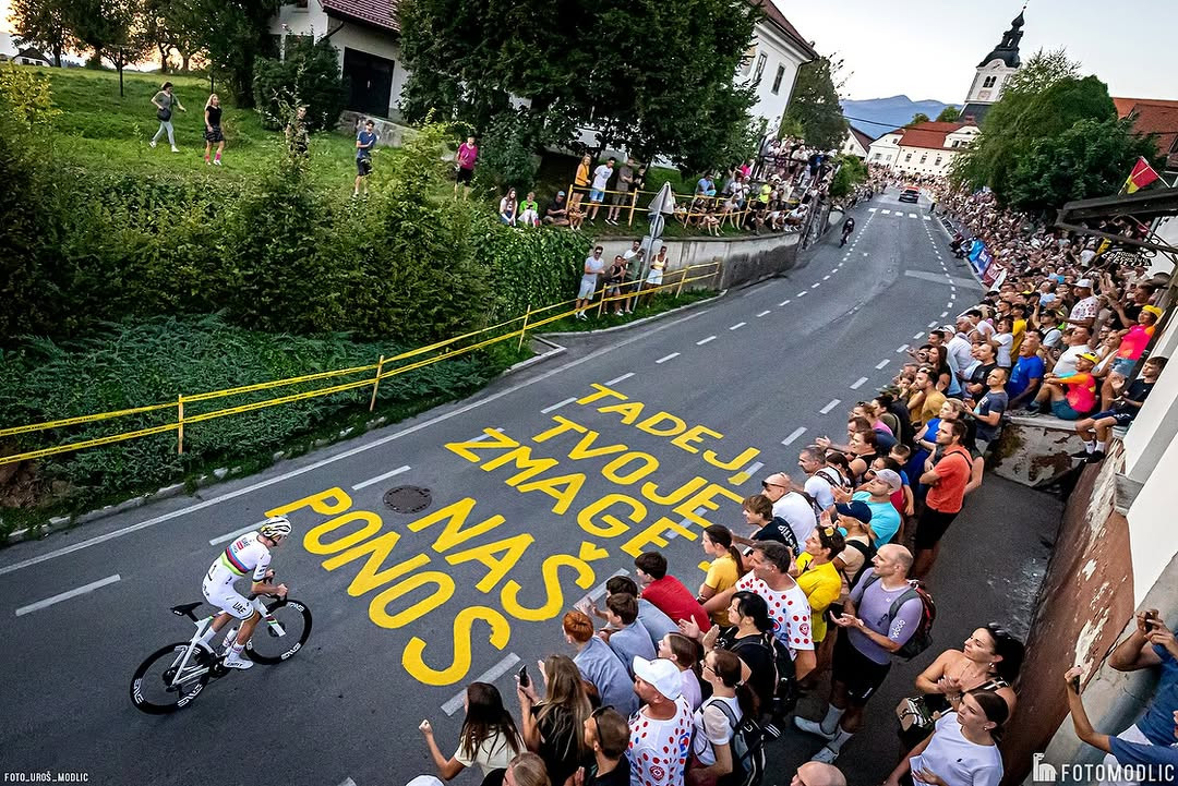 girodociclismo.com.br tadej pogacar deu uns 800 mil autografos e tirado 500 mil selfies vencedor de 3 etapas do tour de france relata a participacao em prova na eslovenia image 13