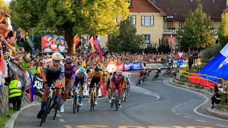 girodociclismo.com.br tadej pogacar vence criterium na eslovenia e fala sobre deixar ciclismo ja estou contando os anos ate a aposentadoria assista o video image 8