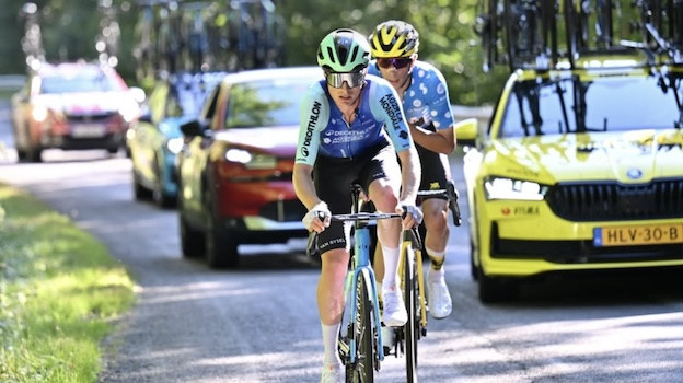 girodociclismo.com.br tour de lain 2025 resultados da 2a etapa lider sofre queda nicolas prodhomme vence e assume lideranca confira os resultados e a chegada image 4