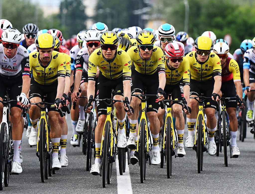 girodociclismo.com.br visma lease a bike tem 18 bicicletas roubadas na vuelta a espana equipe pode utilizar bicicletas emprestadas na 3a etapa image