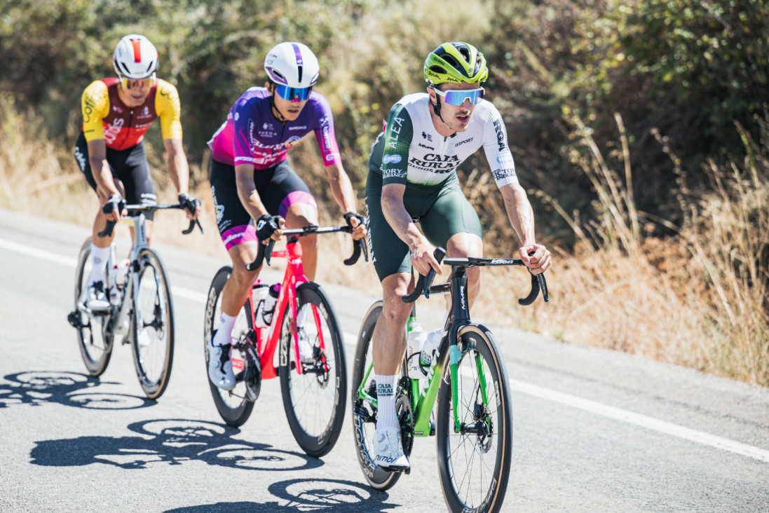 Vuelta a España 2025: Jasper Philipsen vence a 8ª etapa, Torstein Traeen mantém a liderança, confira os resultados e a chegada 3 girodociclismo.com.br vuelta a espana 2025 resultados da 8a etapa image 4