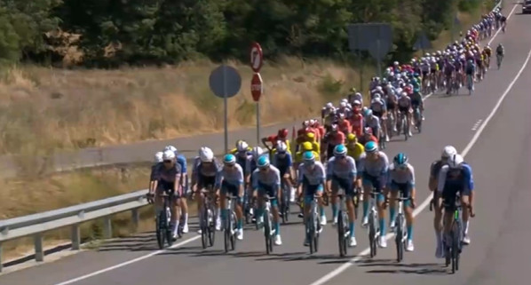 Vuelta a España 2025: Jasper Philipsen vence a 8ª etapa, Torstein Traeen mantém a liderança, confira os resultados e a chegada 4 girodociclismo.com.br vuelta a espana 2025 resultados da 8a etapa image 6