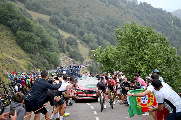 girodociclismo.com.br a uae precisa se concentrar apenas em joao almeida ele merece johan bruyneel analisa a vitoria do portugues na vuelta a espana assista o video image 4