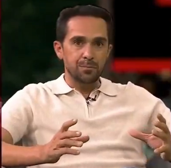 girodociclismo.com.br alberto contador manda recado para joao almeida vencer jonas vingegaard eles tem que destruir a corrida assista o video image