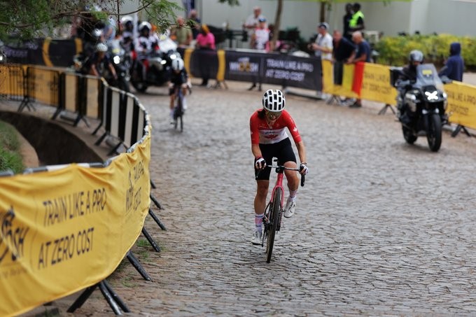 girodociclismo.com.br campeonato mundial de ciclismo canadense magdeleine vallieres surpreende e vence a elite feminina resultados e a chegada image